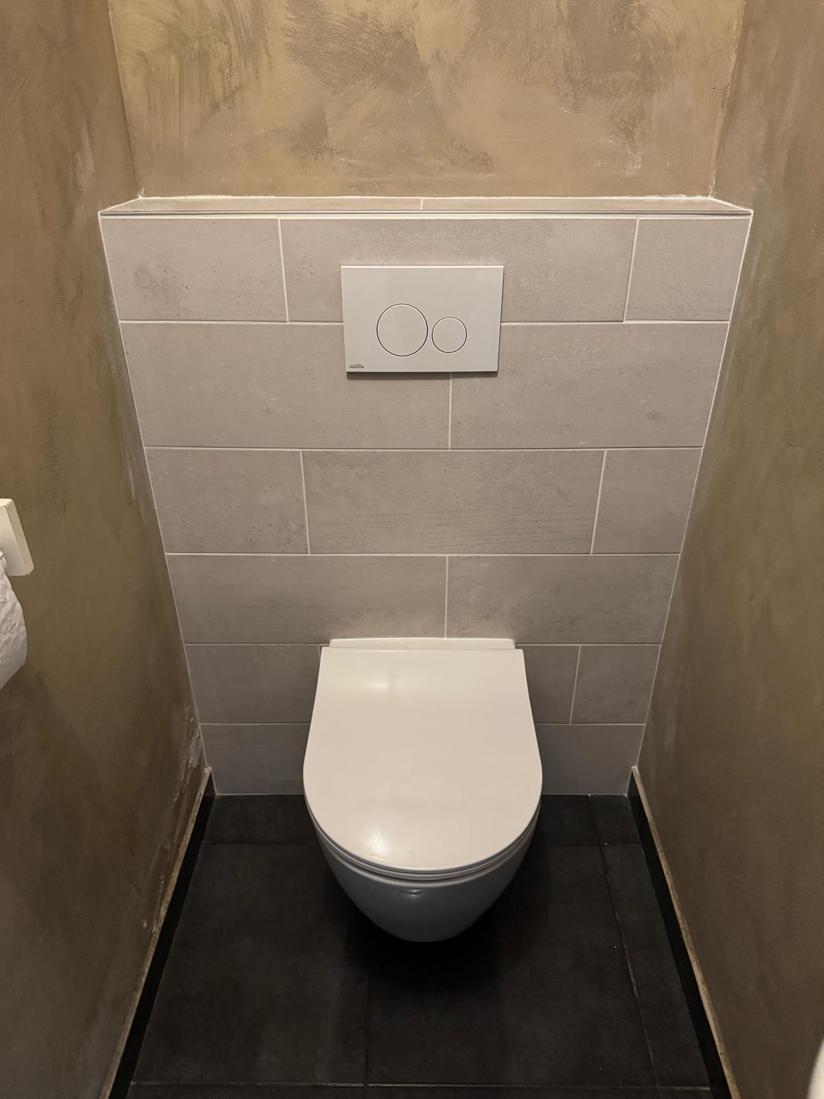 Toilettes après
